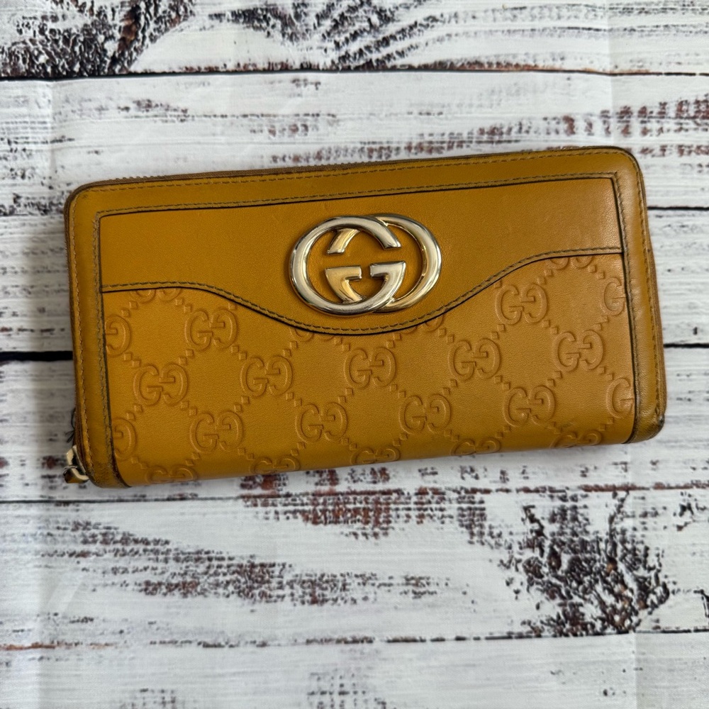 Gucci Yellow Blondie Leather Wallet with Iconic GG Logo